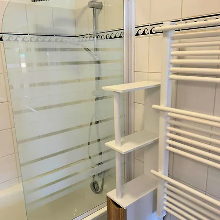 Petit Charme - Balcon - Parking - Fibre Apartment *